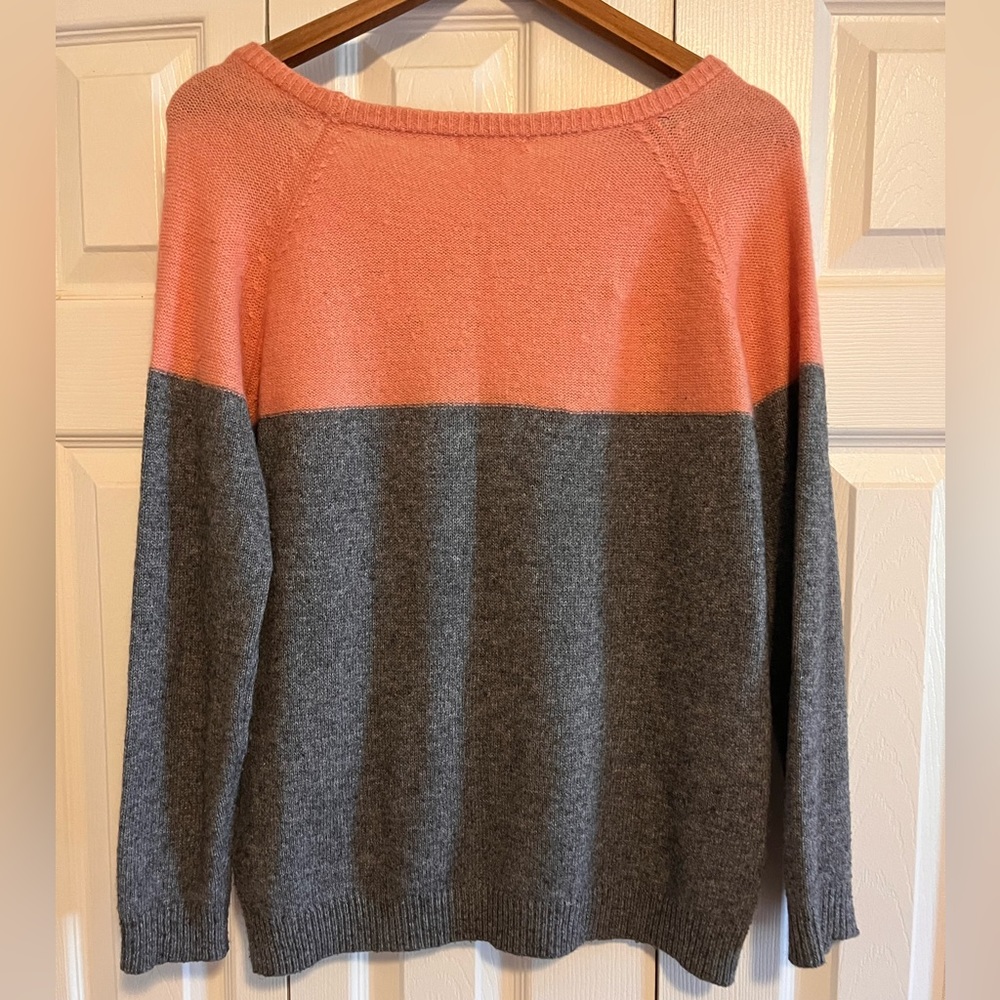 Colorblock Sweater - Picture 3 of 4